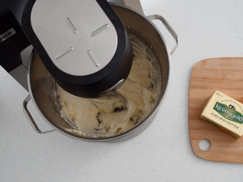 w robocie ucierane masło kerrygold z cukrem pudrem
