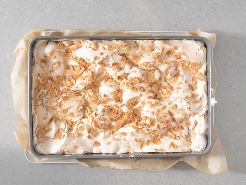 Upieczony blat do ciasta pychotka.