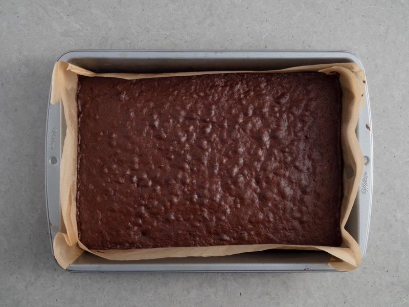 upieczony spód do ciasta kokosowego bounty