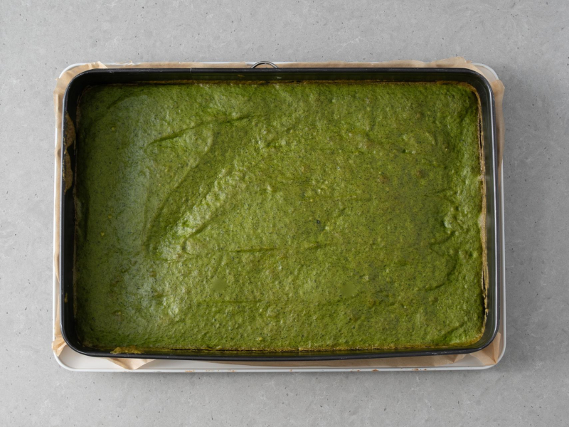 Upieczone ciasto ze szpinakiem.