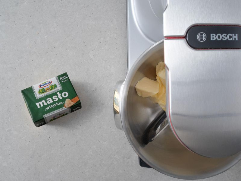 W misie miksera miękkie masło