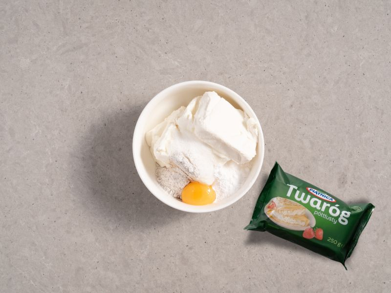twaróg, żółtko, cukier, cukier z wanilią do nadzienia serowego