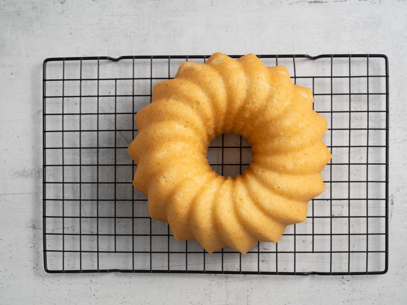 na kratce studzona wilgotna babka jogurtowa