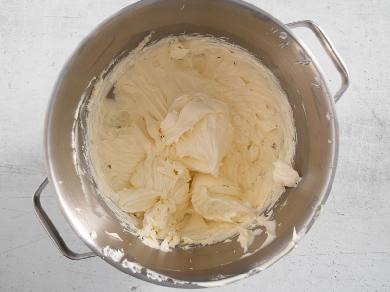 Masa z białą czekolada.