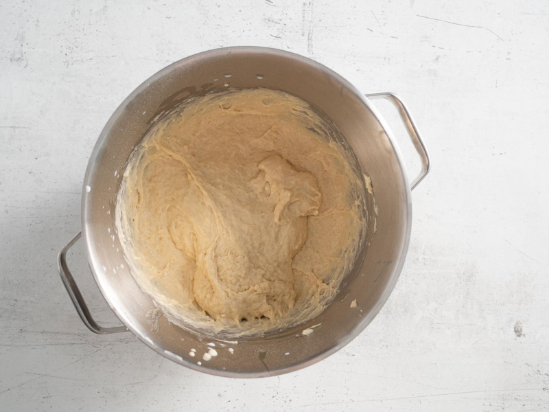 Zagniecione ciasto drożdże.