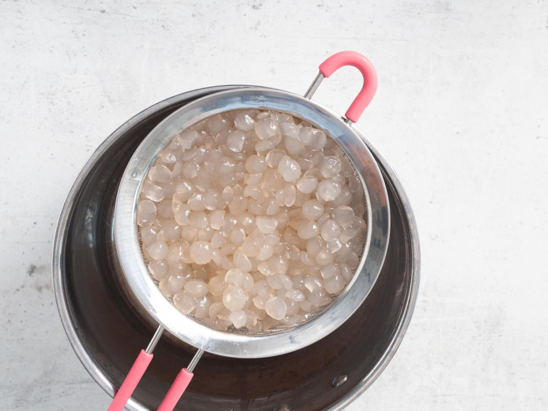 Kulki tapioki na sitku.