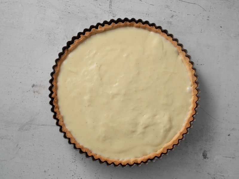 w formie tarta z budyniem