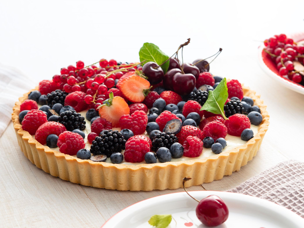 tarta z owocami wszystkiego słodkiego
