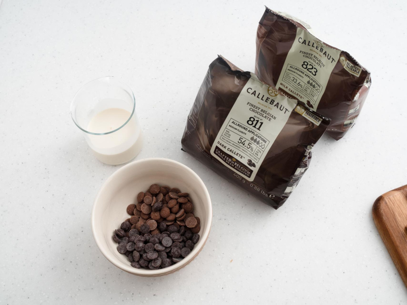 miseczka z kaletkami czekolady Callebaut z opakowania 400 g