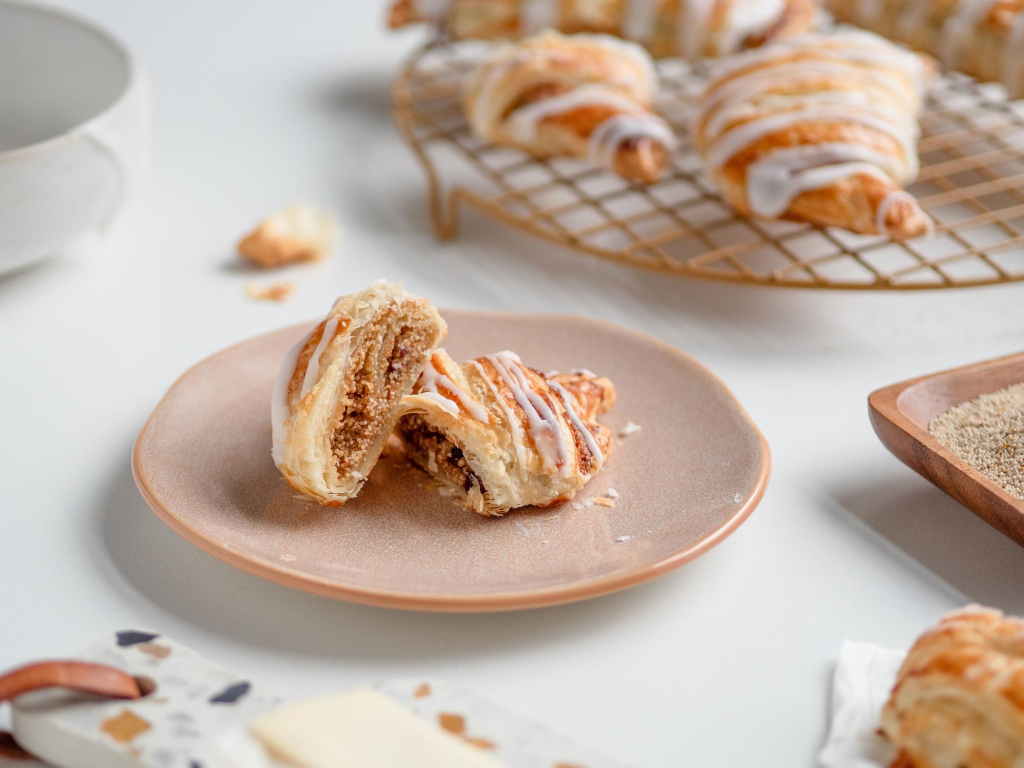 szybkie rogale marcińskie z ciasta francuskiego