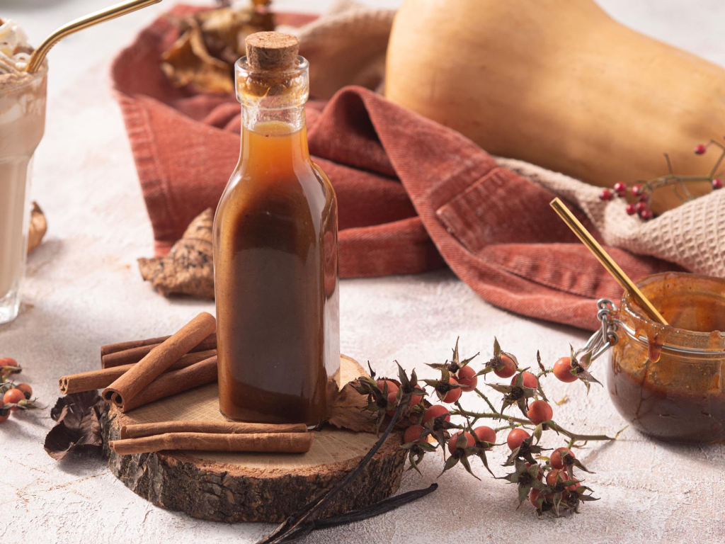 szklana buteleczka z syropem pumpkin spice