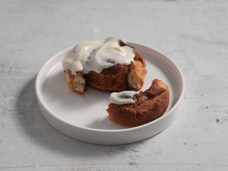 Proteinowe cynamonki z lukrem z serka.