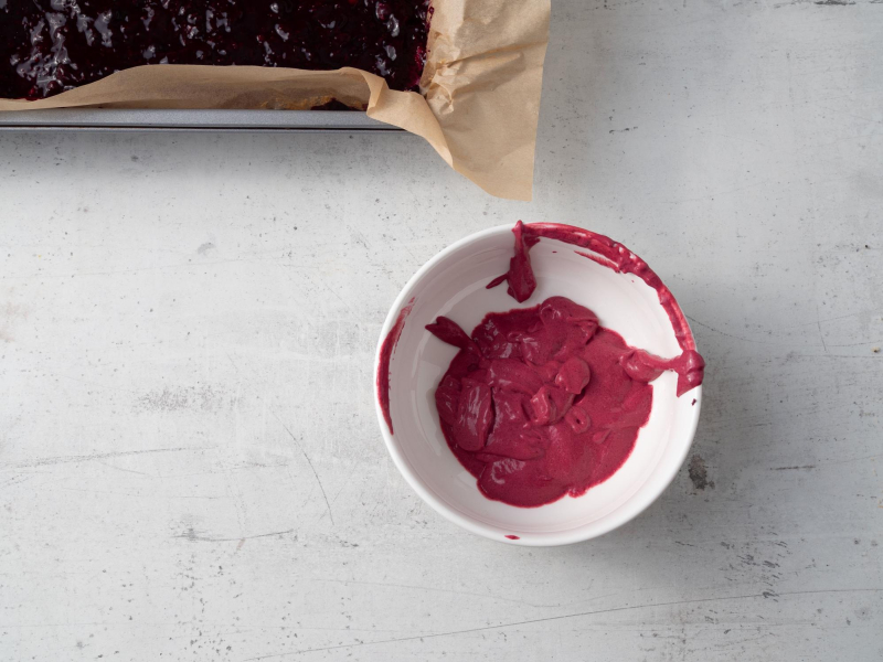 przetarte porzeczki w miseczce