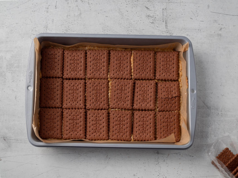 w formie ciasto z herbatnikami orzechowa dama