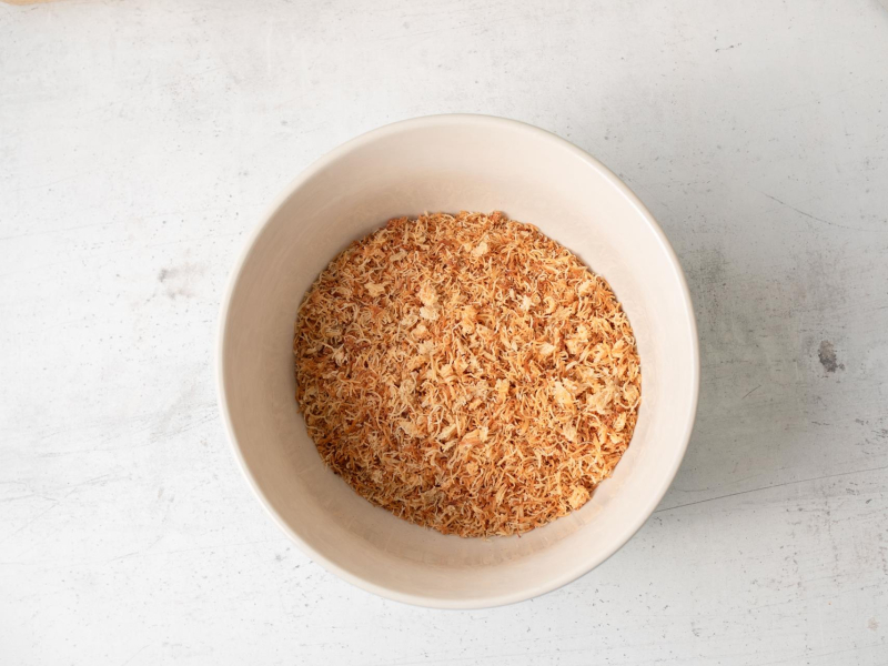 chrupka z ciasta kataifi w miseczce