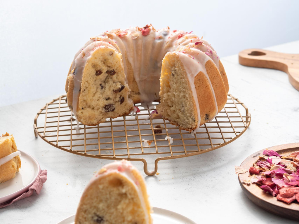 babka drożdżowa z rodzynkami  wszystkiego słodkiego