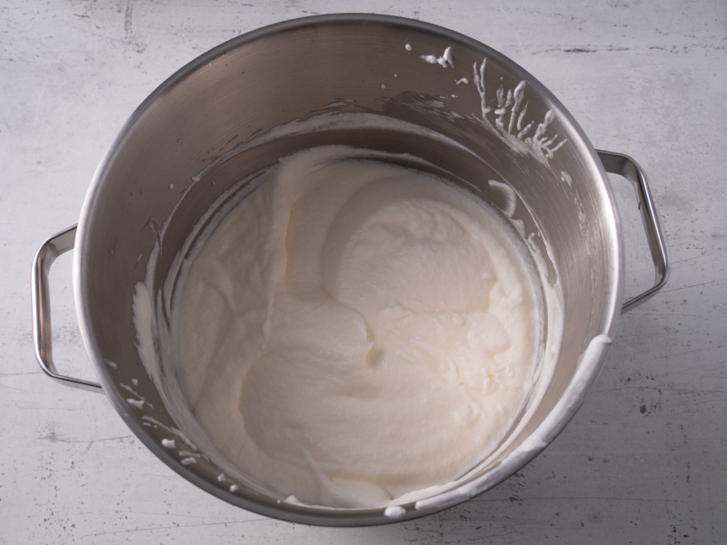 Zaparzona zielona herbata w dzbanku.