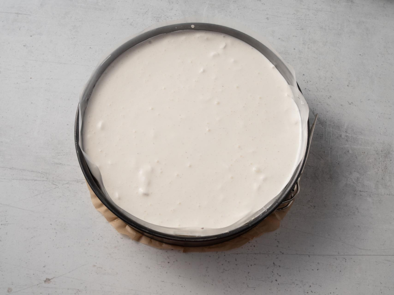 w tortownicy sernik milky way bez polewy czekoladowej