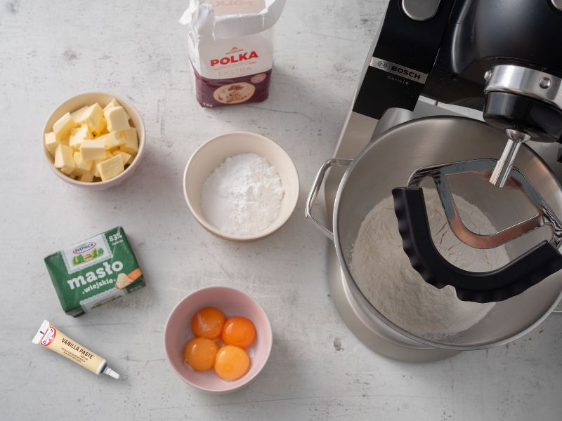 składniki na kruchy spód do klasycznego mazurka