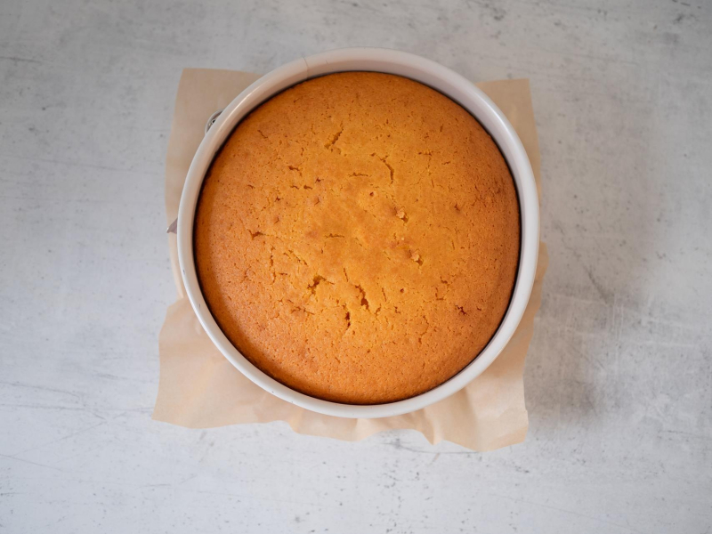 upieczone blendowane ciasto marchewkowe