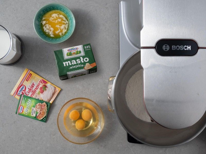 składniki na gofry na drożdżach na blacie