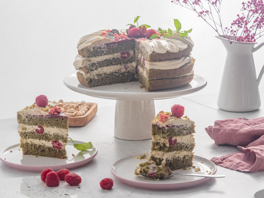 tort matcha pistacja z mailinami