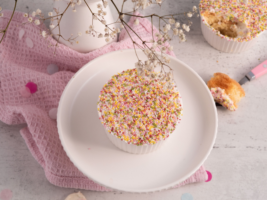 ciasto dot cake w kokilce z posypką