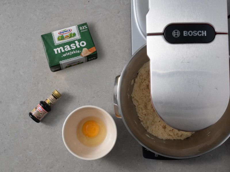 masł, mąka, jajko, cukier puder, ekstrakt waniliowy Dr. Oetkera,