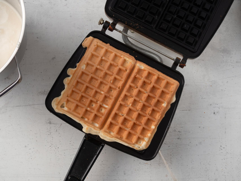 chrupiące gofry w gofrownicy dezal