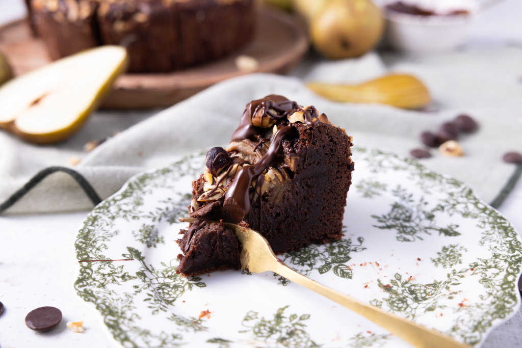korzenne brownie z gruszką