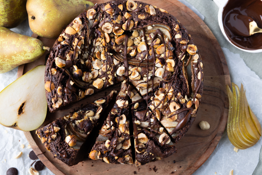 korzenne brownie z gruszką i orzechami