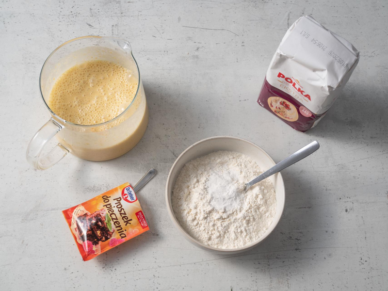 składniki na babkę pomarańczową z całą pomarańczą